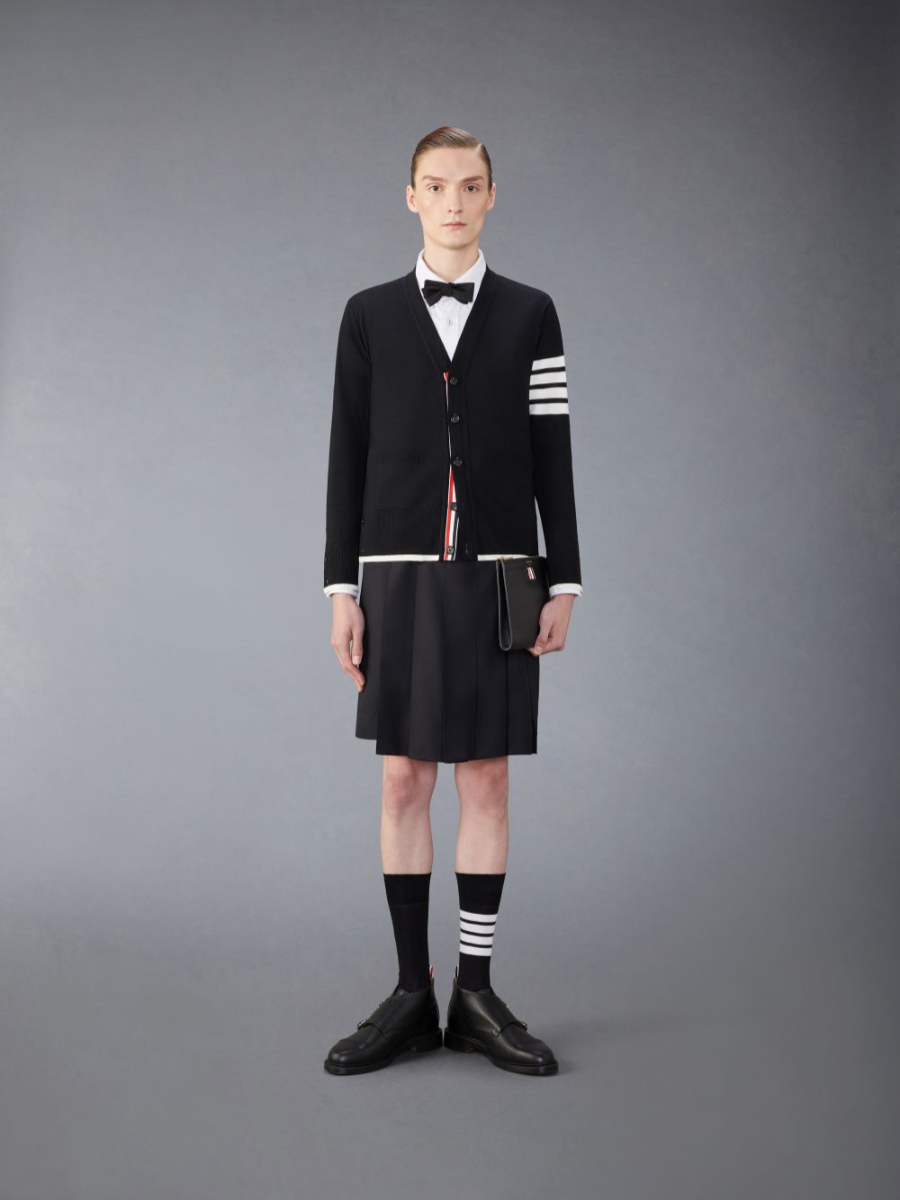 Men Thom Browne Fine Merino Wool 4-Bar Relaxed Fit Cardigan Black | LPB98G92611