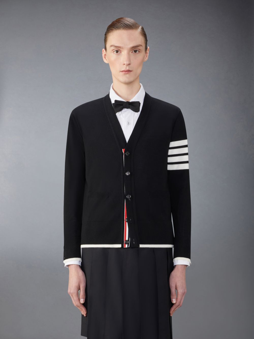 Men Thom Browne Fine Merino Wool 4-Bar Relaxed Fit Cardigan Black | LPB98G92611