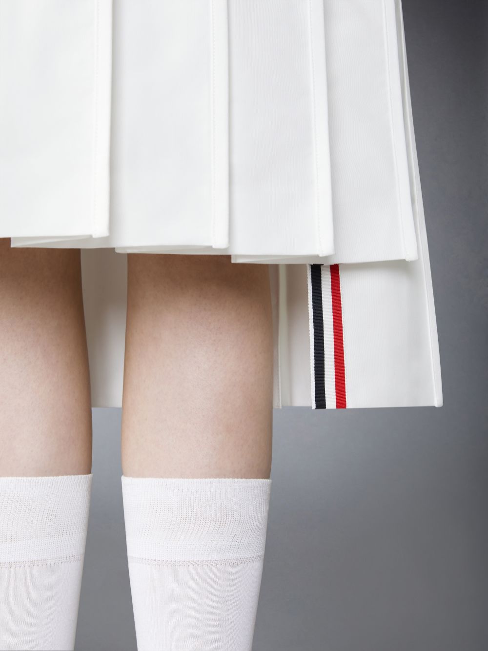 Women Thom Browne Typewriter Self Tipping Midi Pleated Skirts White | UDE17R90615